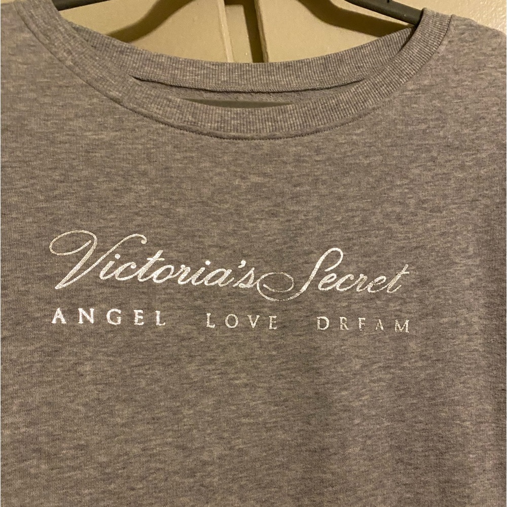 Victoria Secret Sweatshirt. Small fits like a large. GUC. No stains or pilling